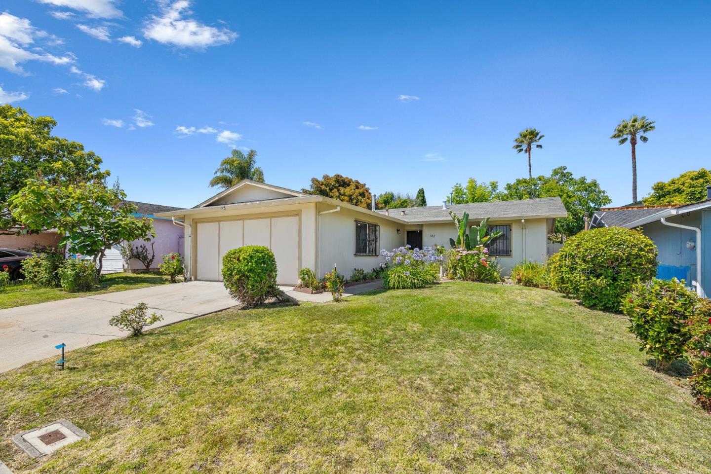 742 Pino Way  Salinas CA 93905 photo
