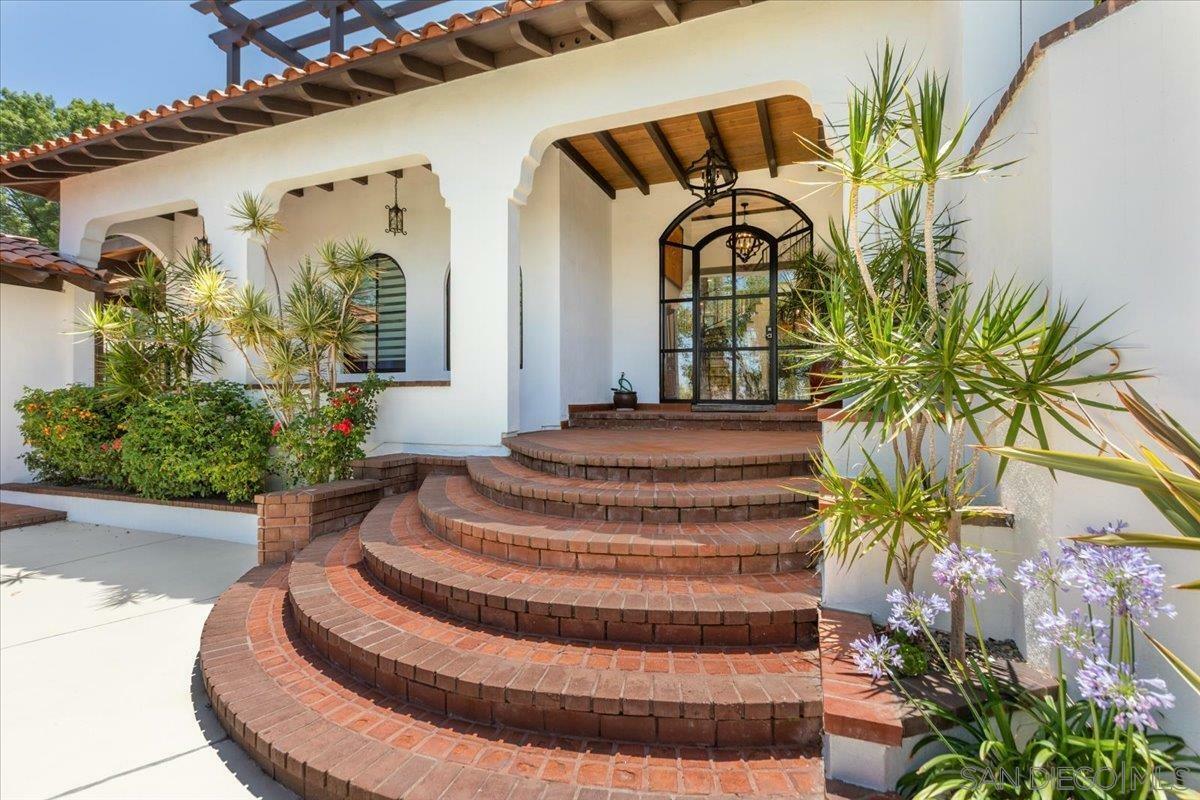 Property Photo:  2103 Sunnyside Ave  CA 92019 