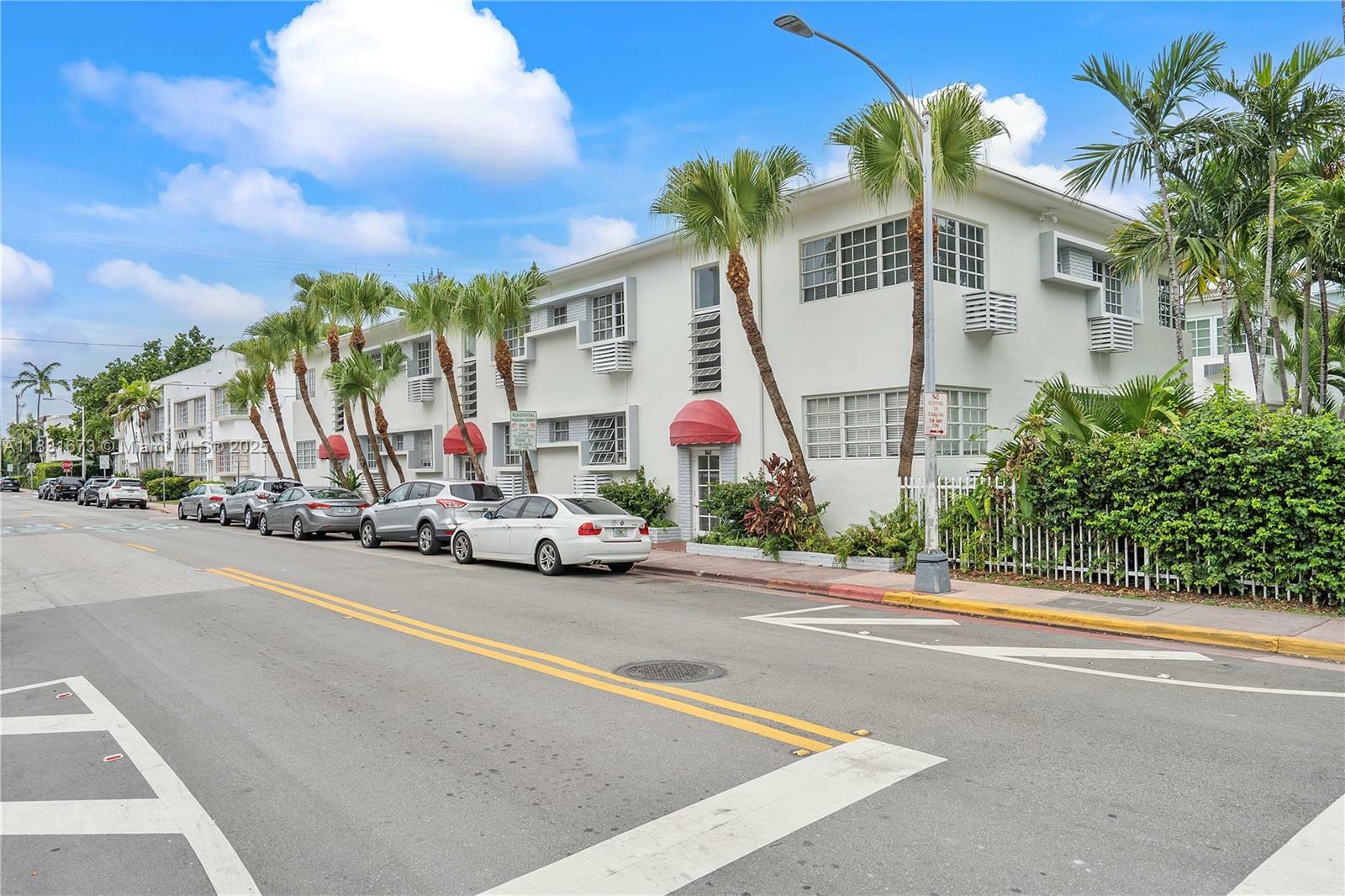 Property Photo: 836 10th St 6 FL 33139
