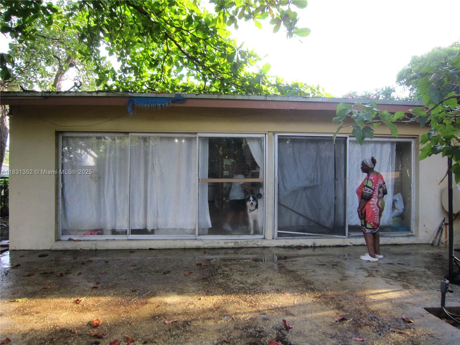 Property Photo:  1112 NE 110th St  FL 33161 