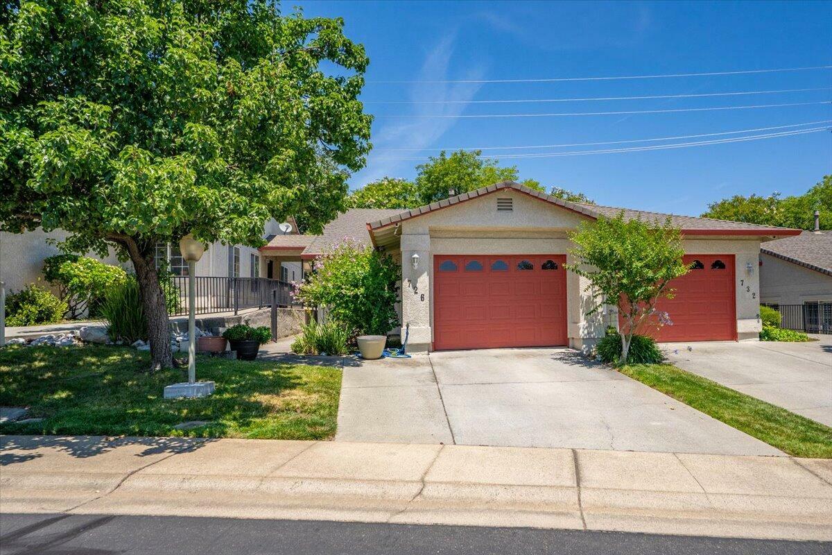 Property Photo: 726 Stonebriar Trail CA 96003