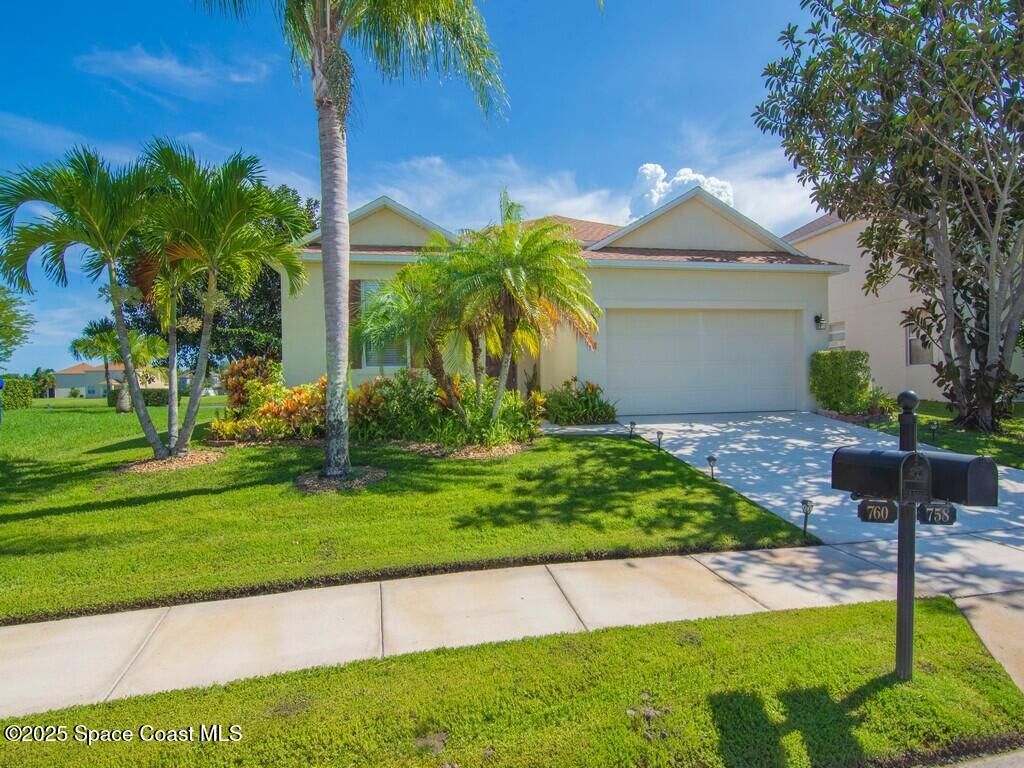 Property Photo:  758 Carriage Lake Way  FL 32968