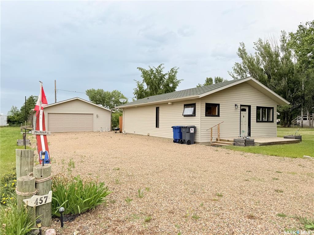 Property Photo: 457 2nd Avenue W SK S0H 3P0