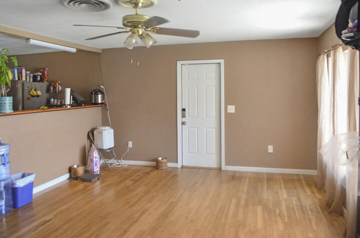 Property Photo:  793 Pioneer Avenue  CA 93257 