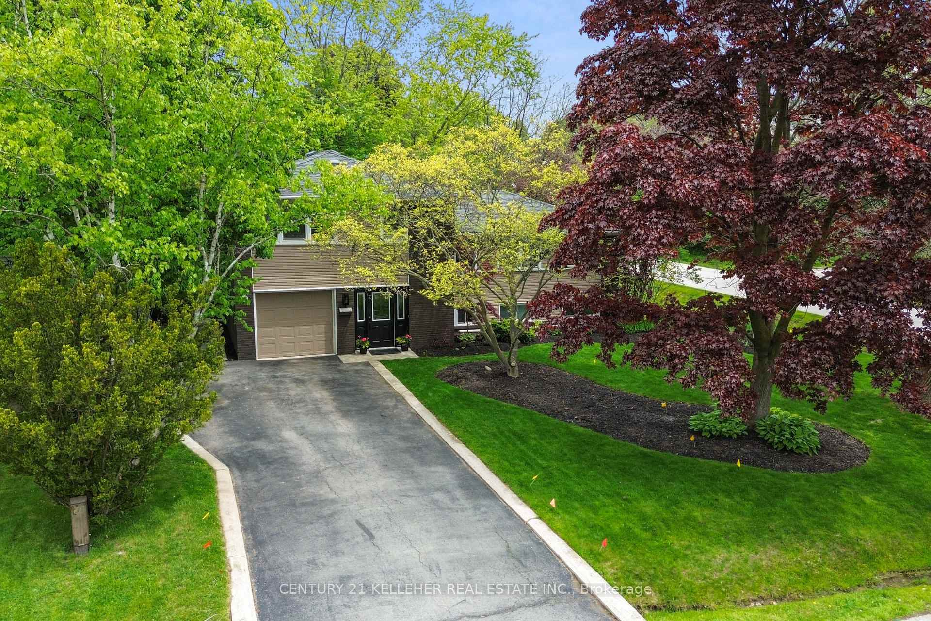 Photo de la propriété: 183 Westminster Drive ON L6L 4H8