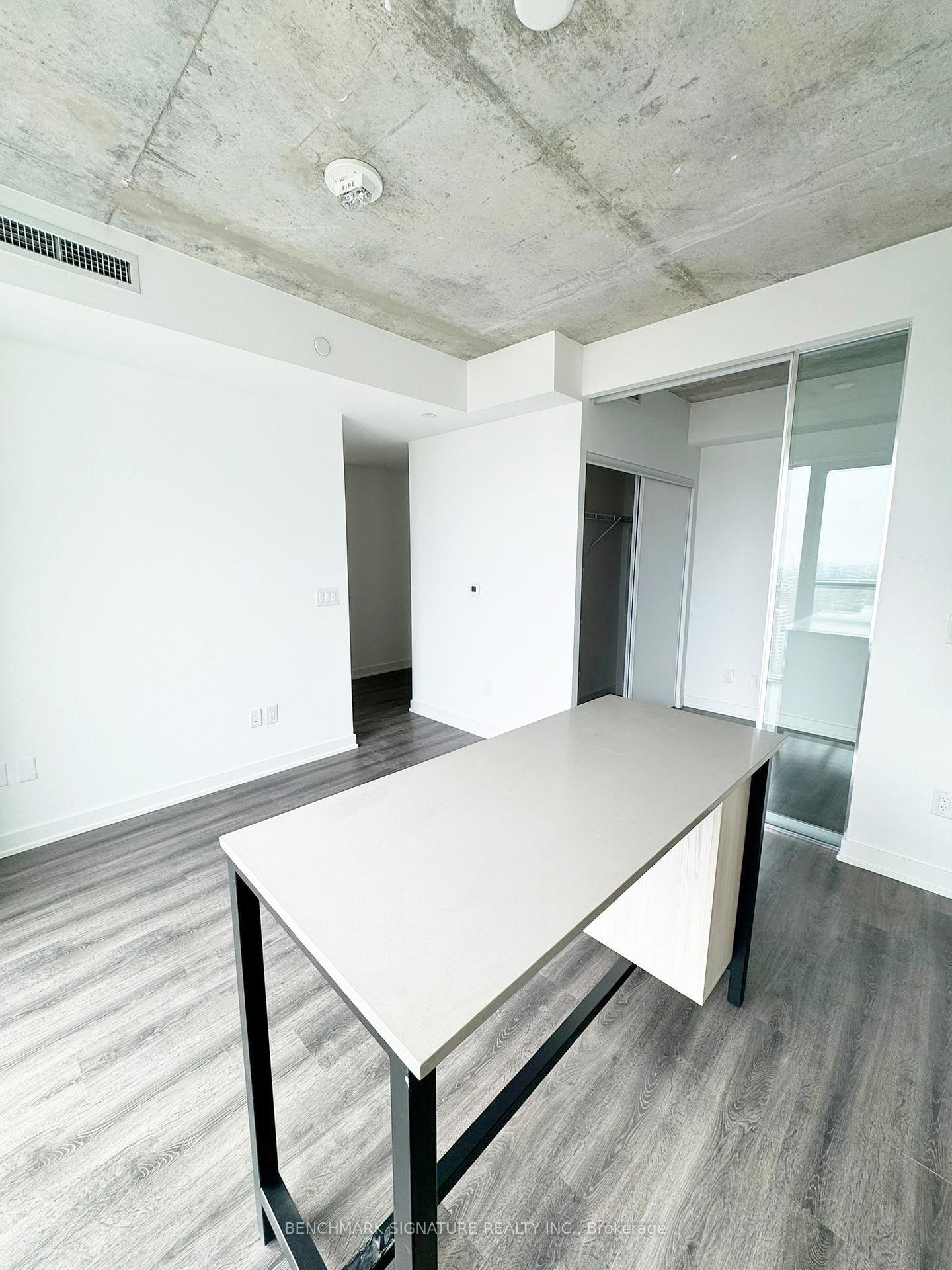 Property Photo: 65 Mutual Street 2901 ON M5B 0E5