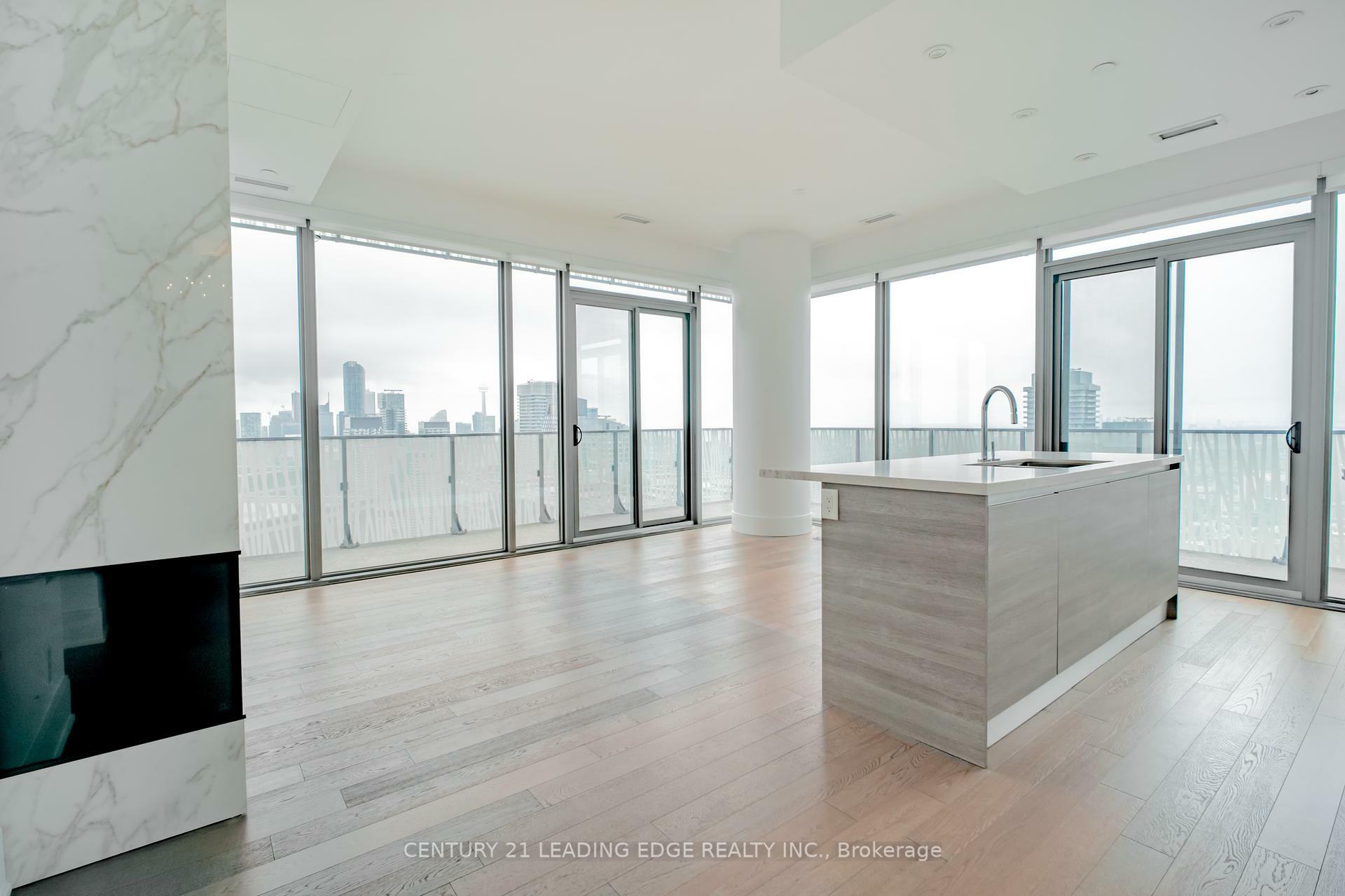 Property Photo:  42 Charles Street E 5102  ON M4Y 0B7 