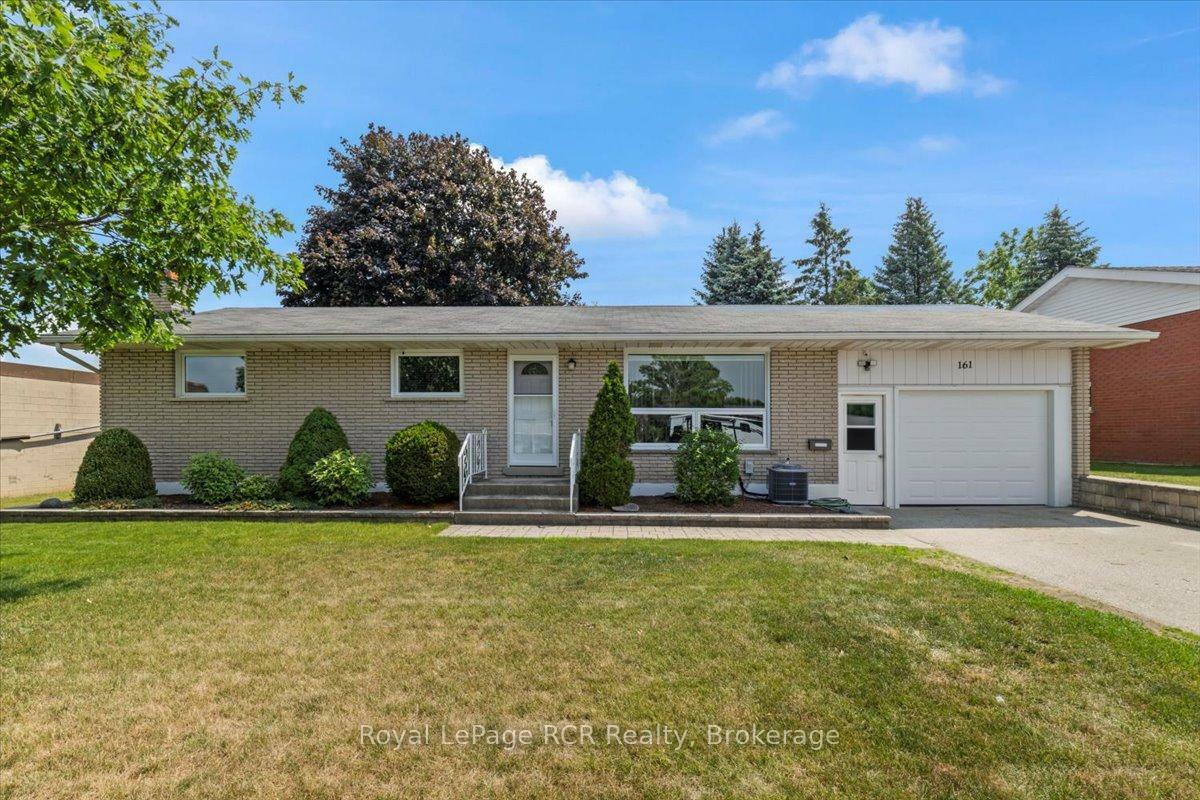 Property Photo: 161 6th Avenue ON N4N 2E3