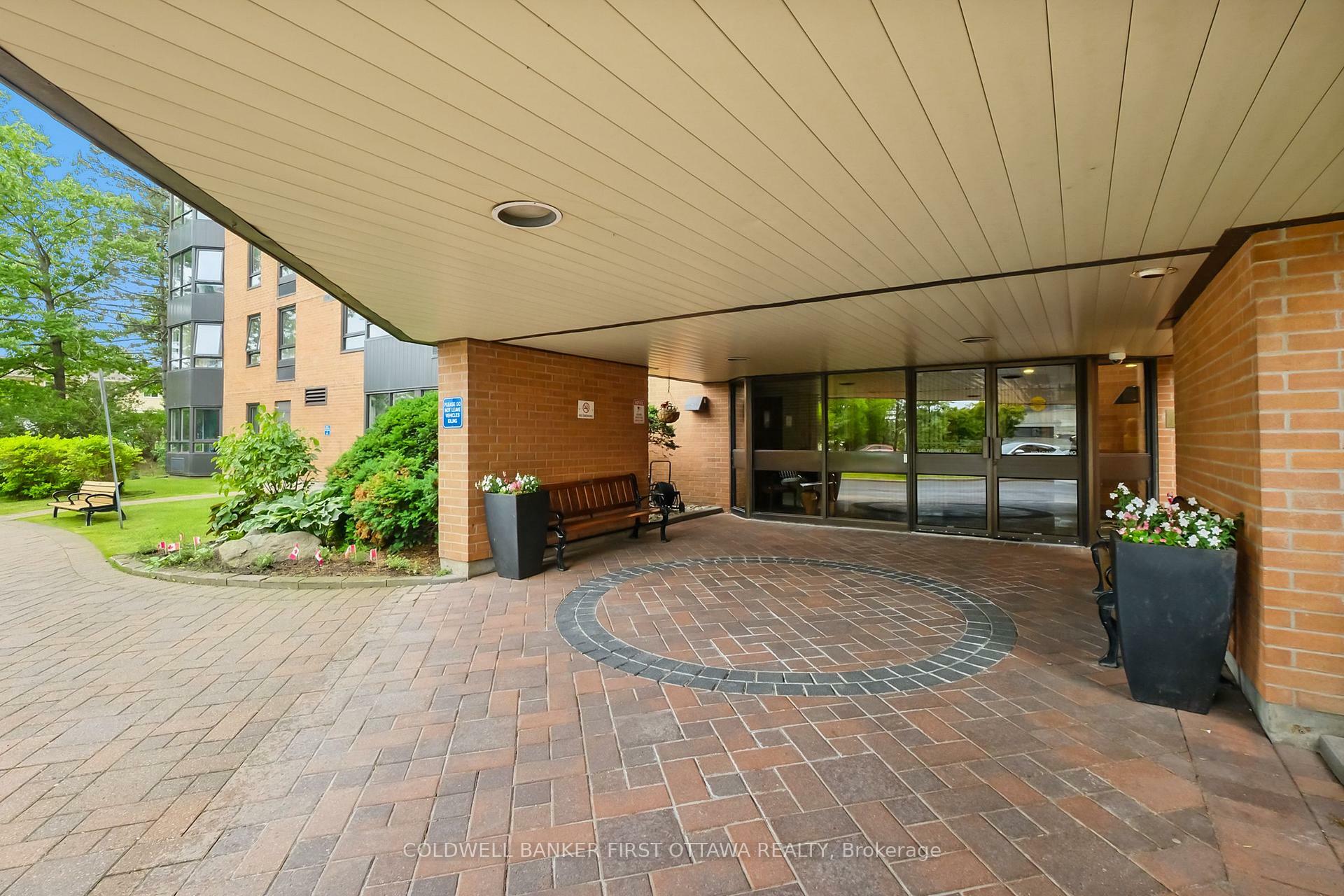 Property Photo:  80 Sandcastle Drive 412  ON K2H 9E7 