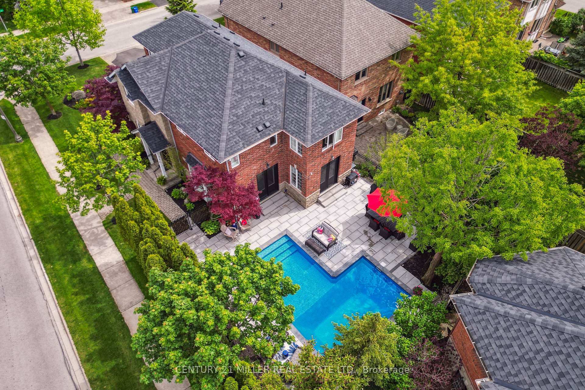 Photo de la propriété: 2074 Springdale Road ON L6M 4C7