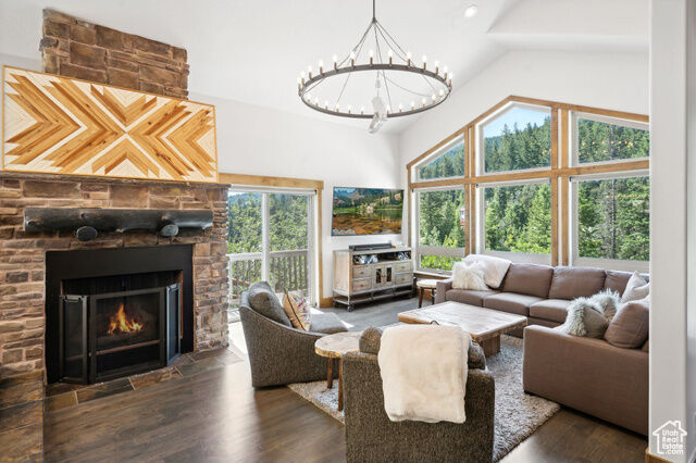 Property Photo:  535 Crestview Dr  UT 84098 