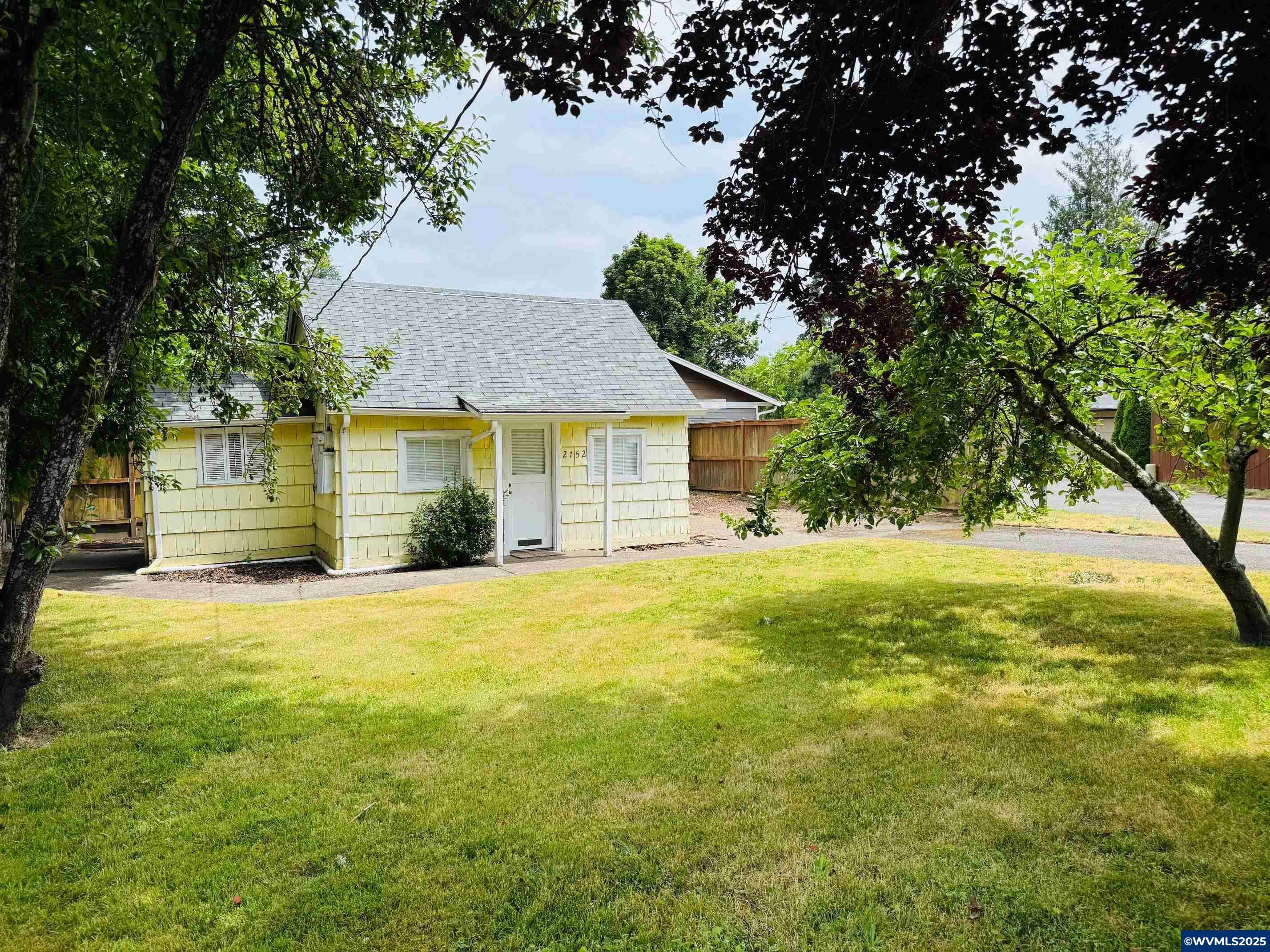Property Photo:  2752 Summer St SE  OR 97302 