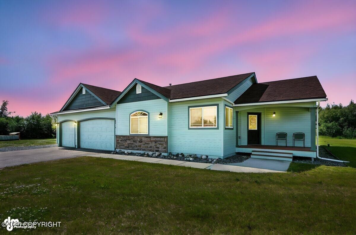 Property Photo: 3098 N Lazy Aurora Circle AK 99645