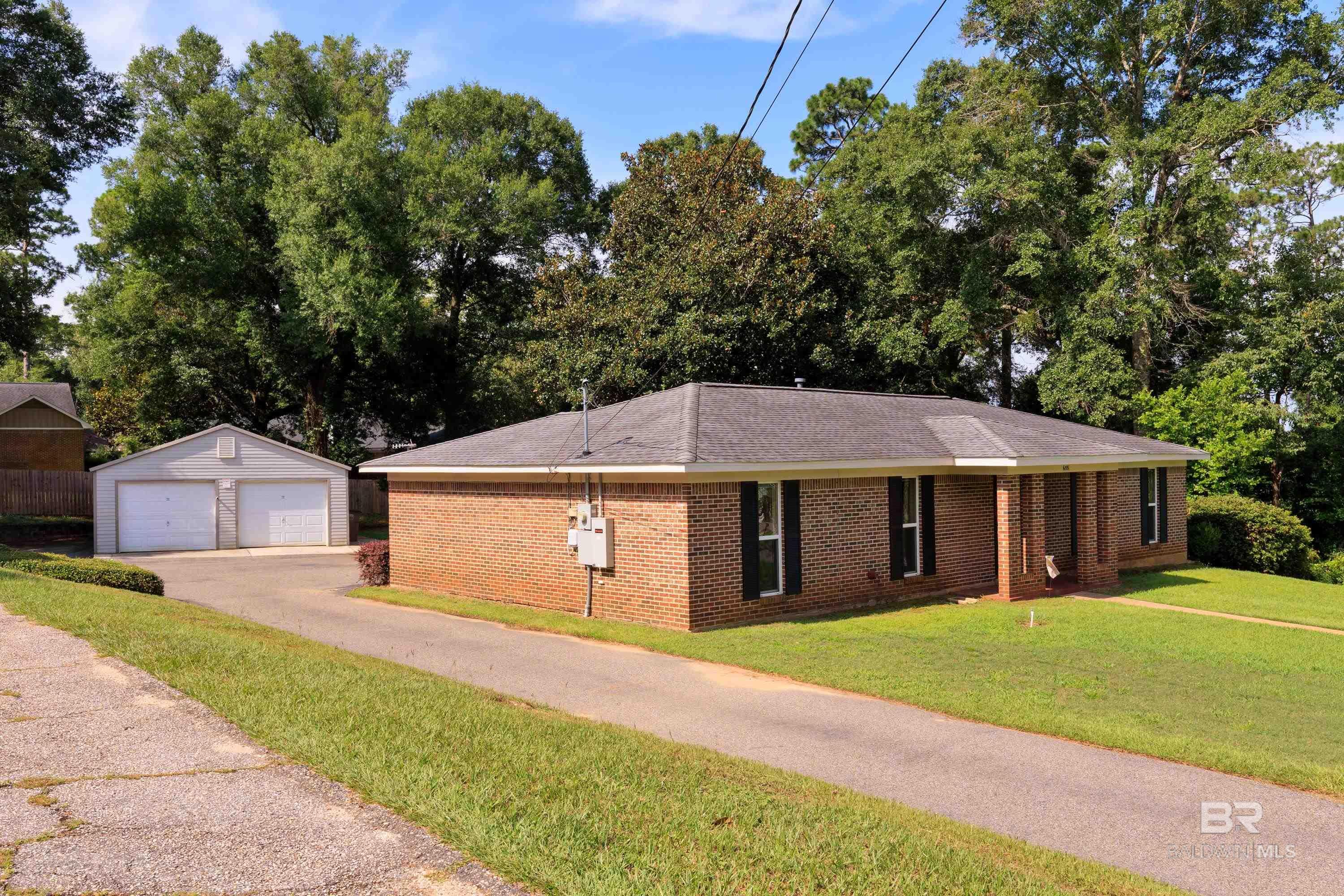Property Photo: 6551 Maryknoll Drive AL 36695