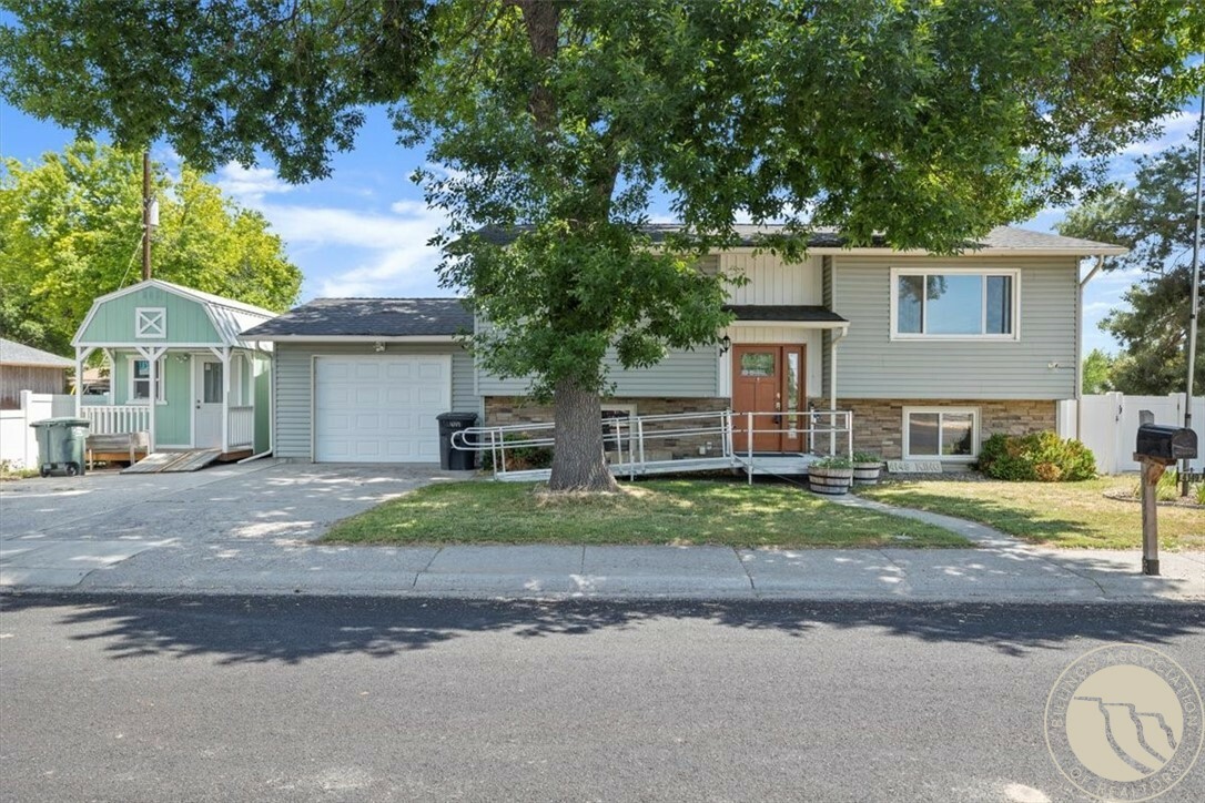 Property Photo:  4149 King Avenue E  MT 59101 