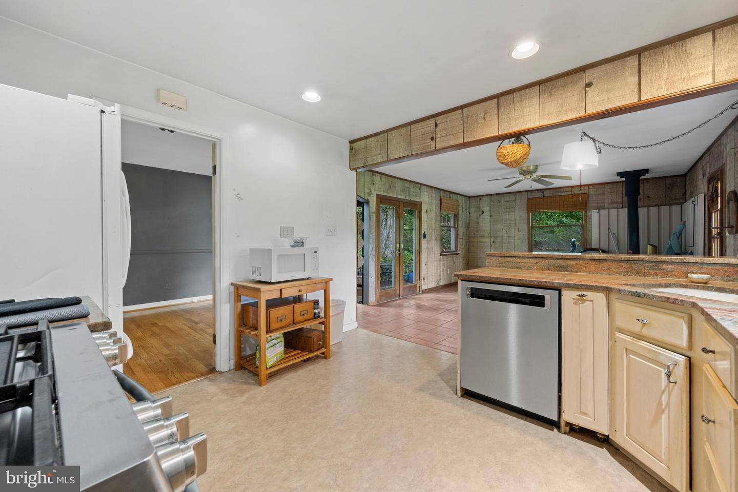 Property Photo: 4902 Worthington Way MD 21043