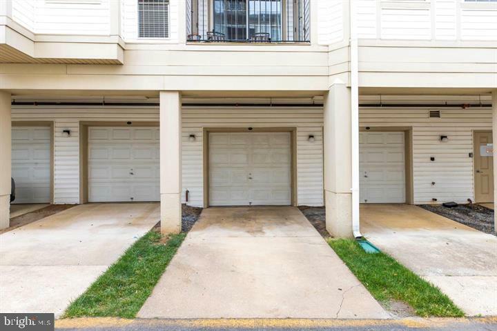 Property Photo:  4191 Lochleven Trail 302  VA 22030 