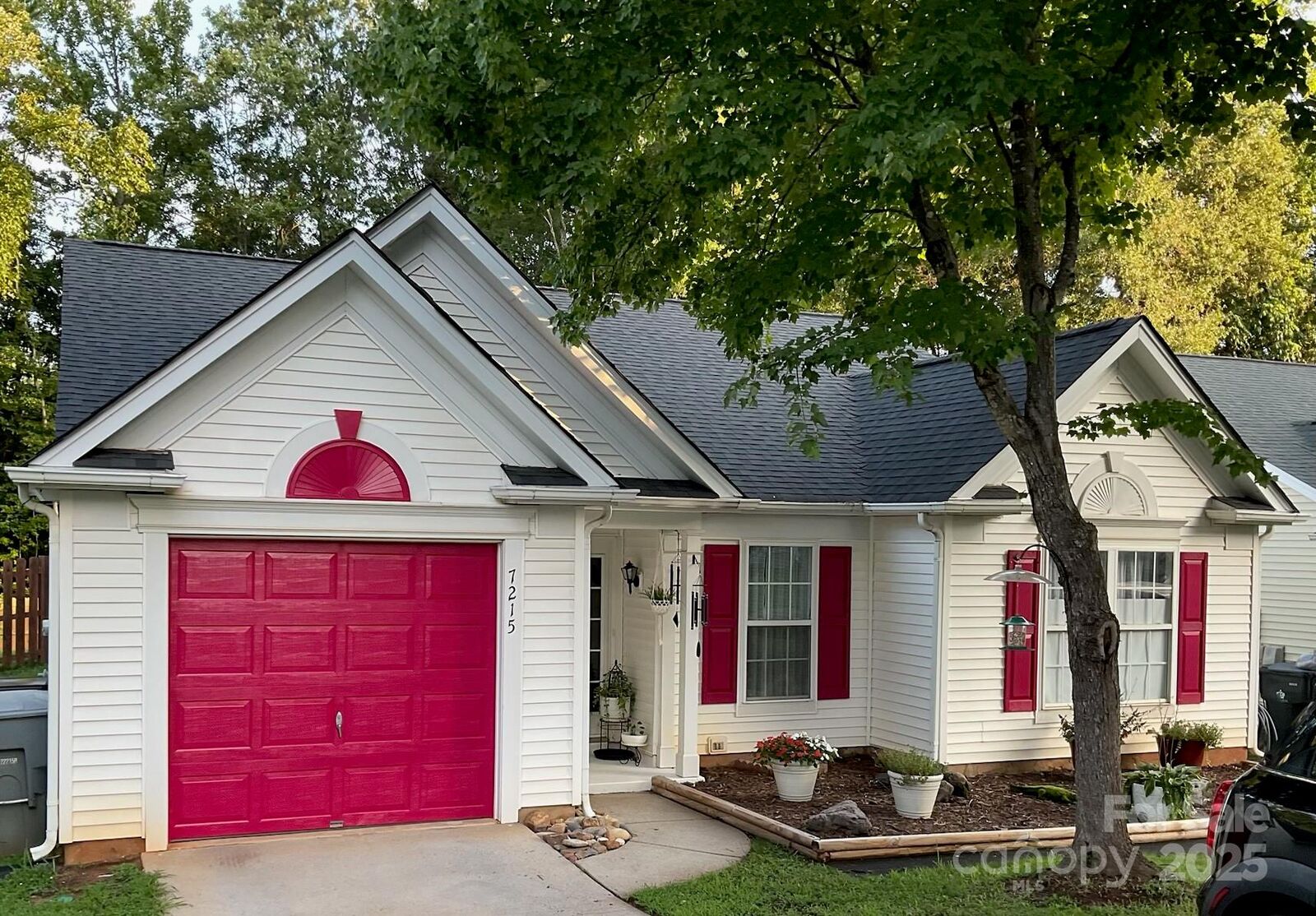 Property Photo:  7215 Wingstone Lane  NC 28262 