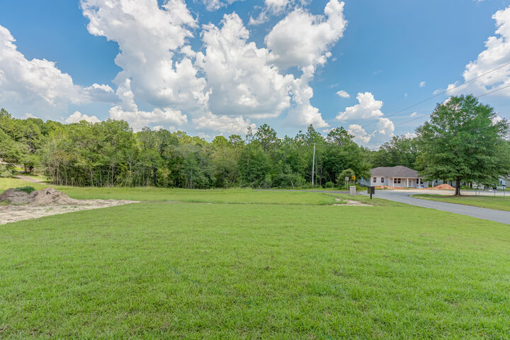 Property Photo: 6109 Tansey Street FL 32539