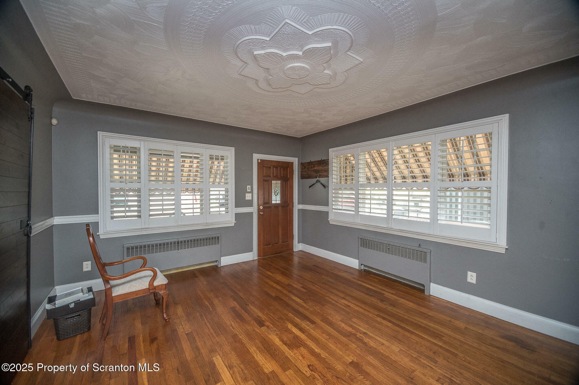 Property Photo:  324 Crown Avenue  PA 18505 