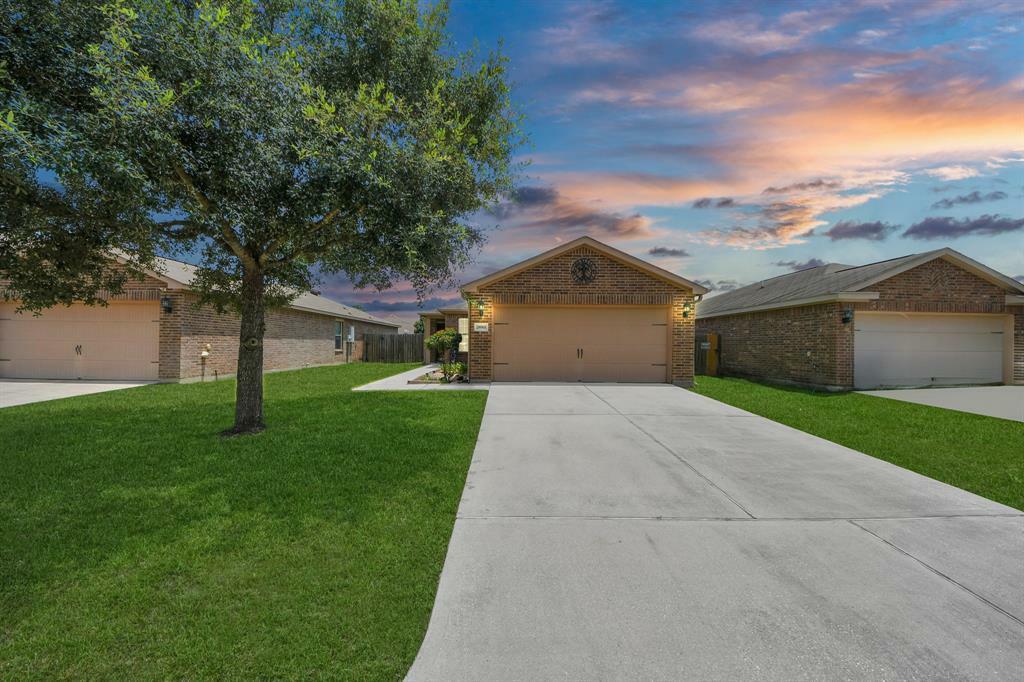 Property Photo: 28961 San Bernard River Loop TX 77386