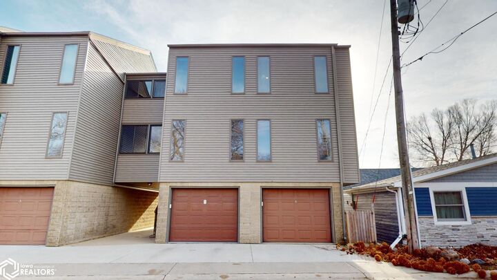 Property Photo:  414 E Lake St 3  IA 50482 