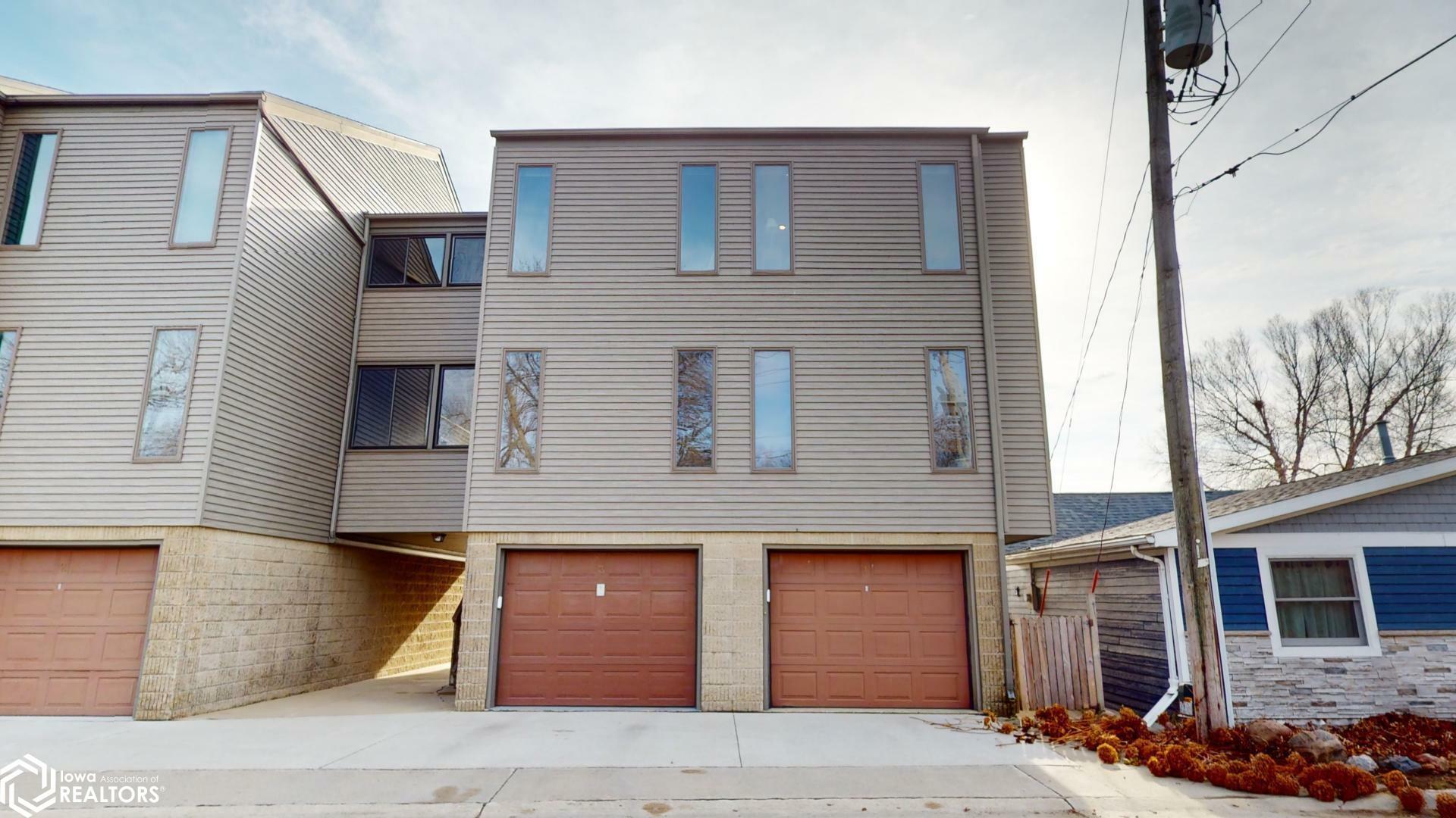 Property Photo: 414 E Lake St 3 IA 50482