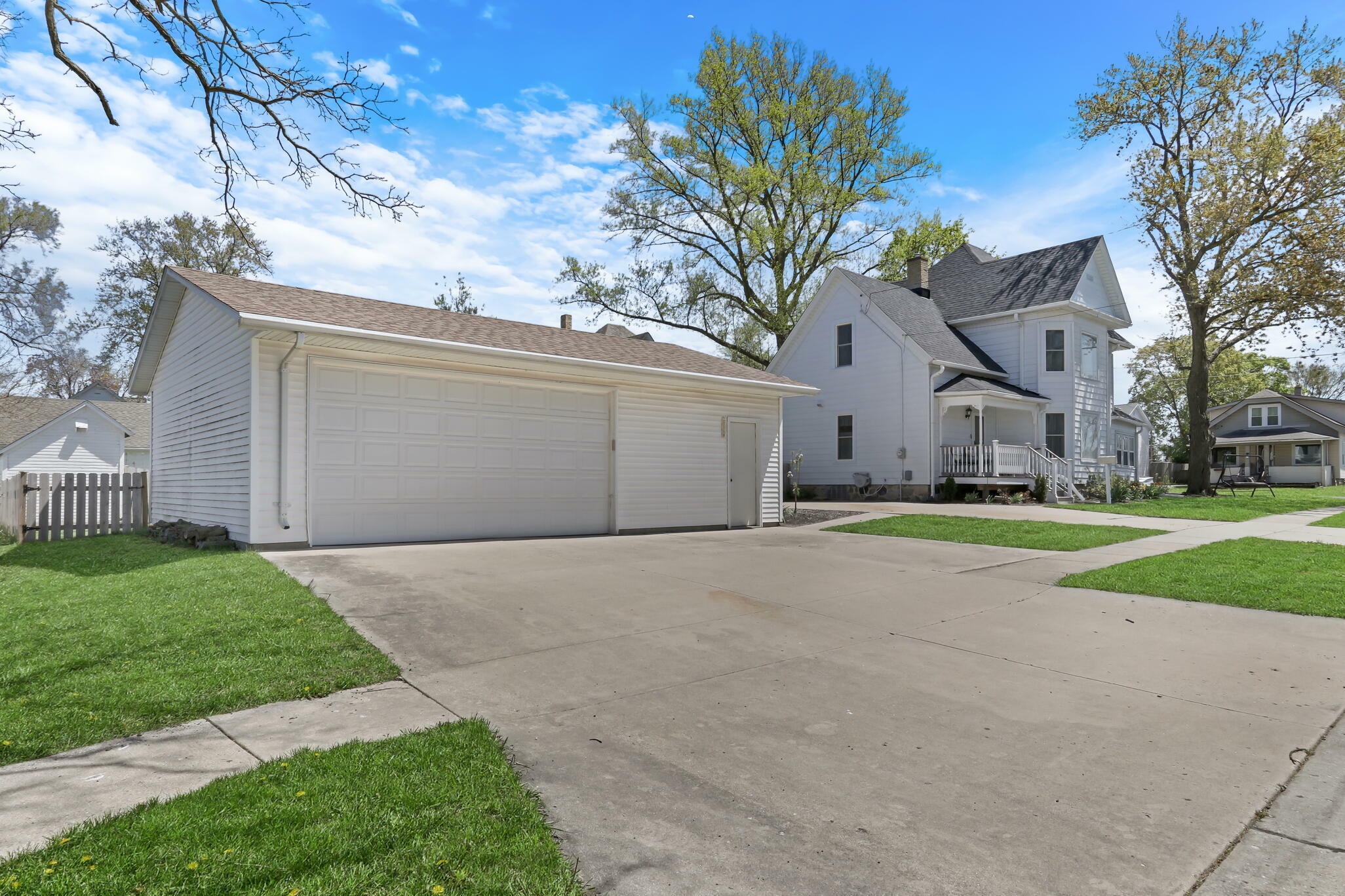 Property Photo:  822 12th Ave  WI 53182 