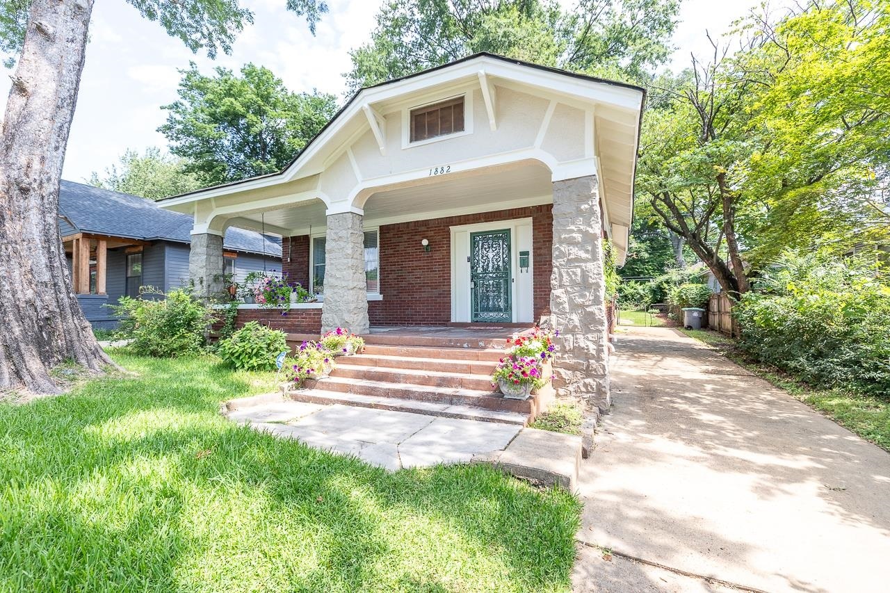 Property Photo:  1882 Walker Ave  TN 38114 