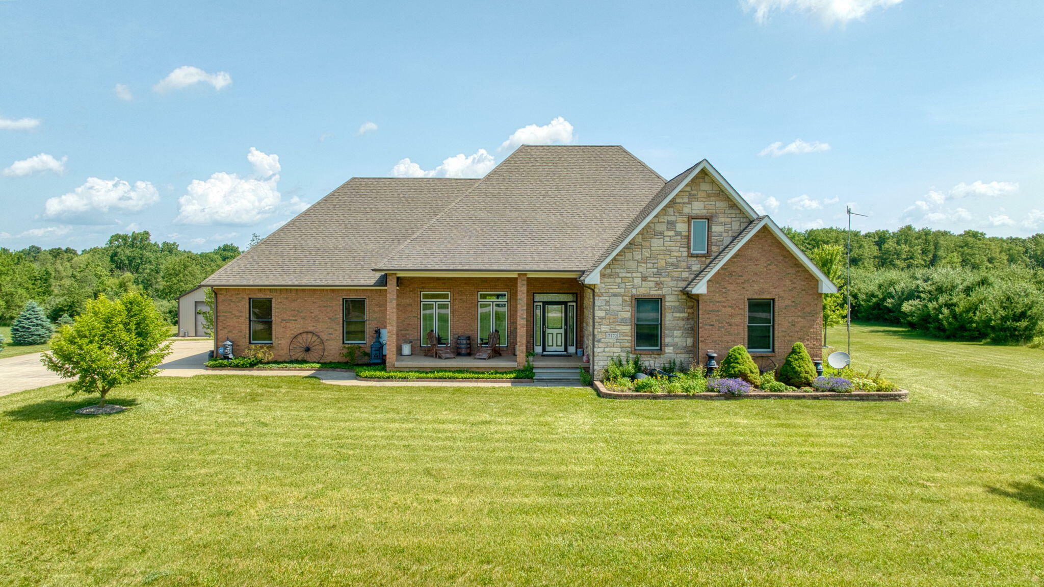Property Photo:  17172 Country Drive  MI 48158 