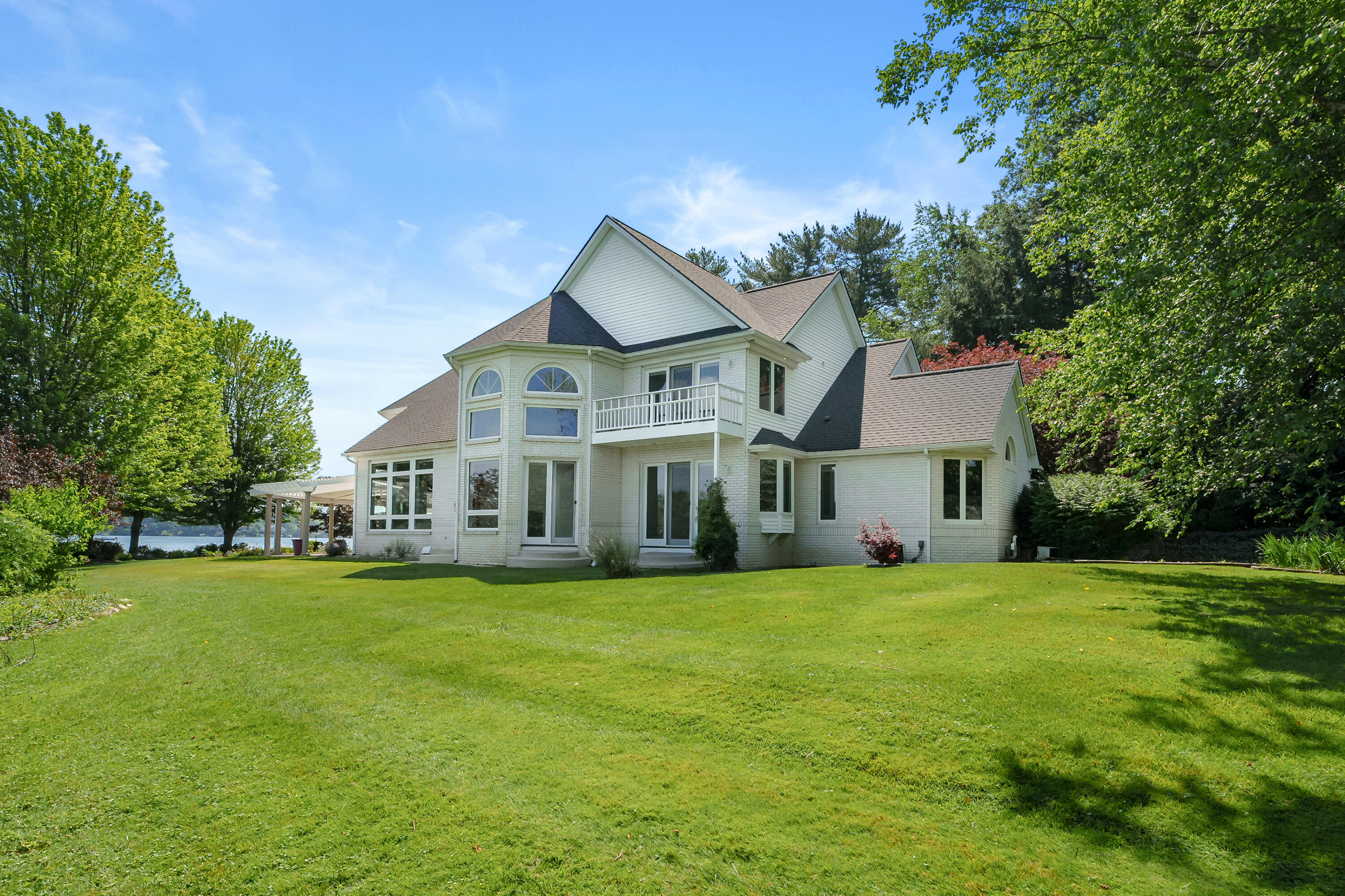 Property Photo: 711 Windamere Boulevard MI 49015