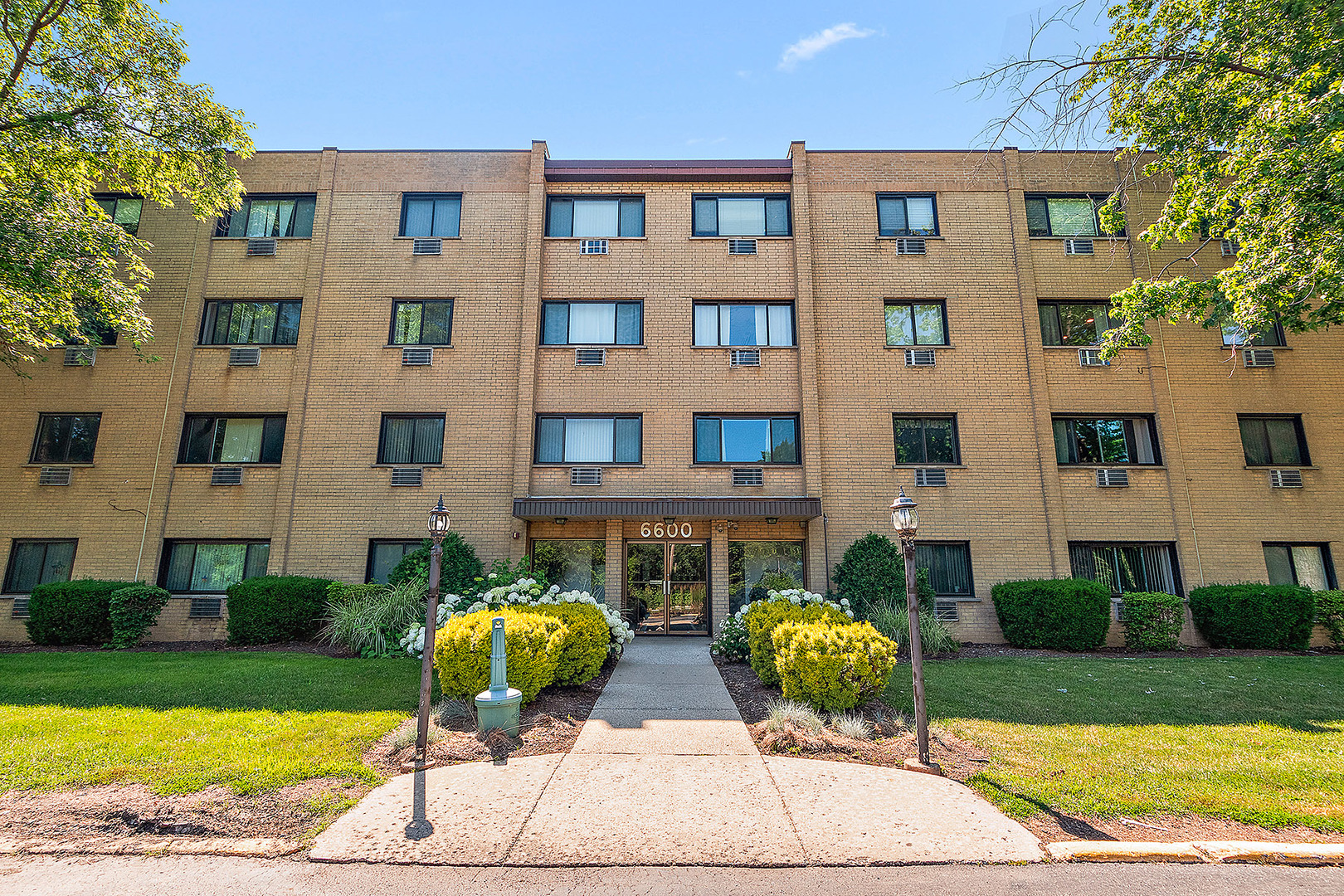 Property Photo:  6600 S Brainard Avenue 407  IL 60525 
