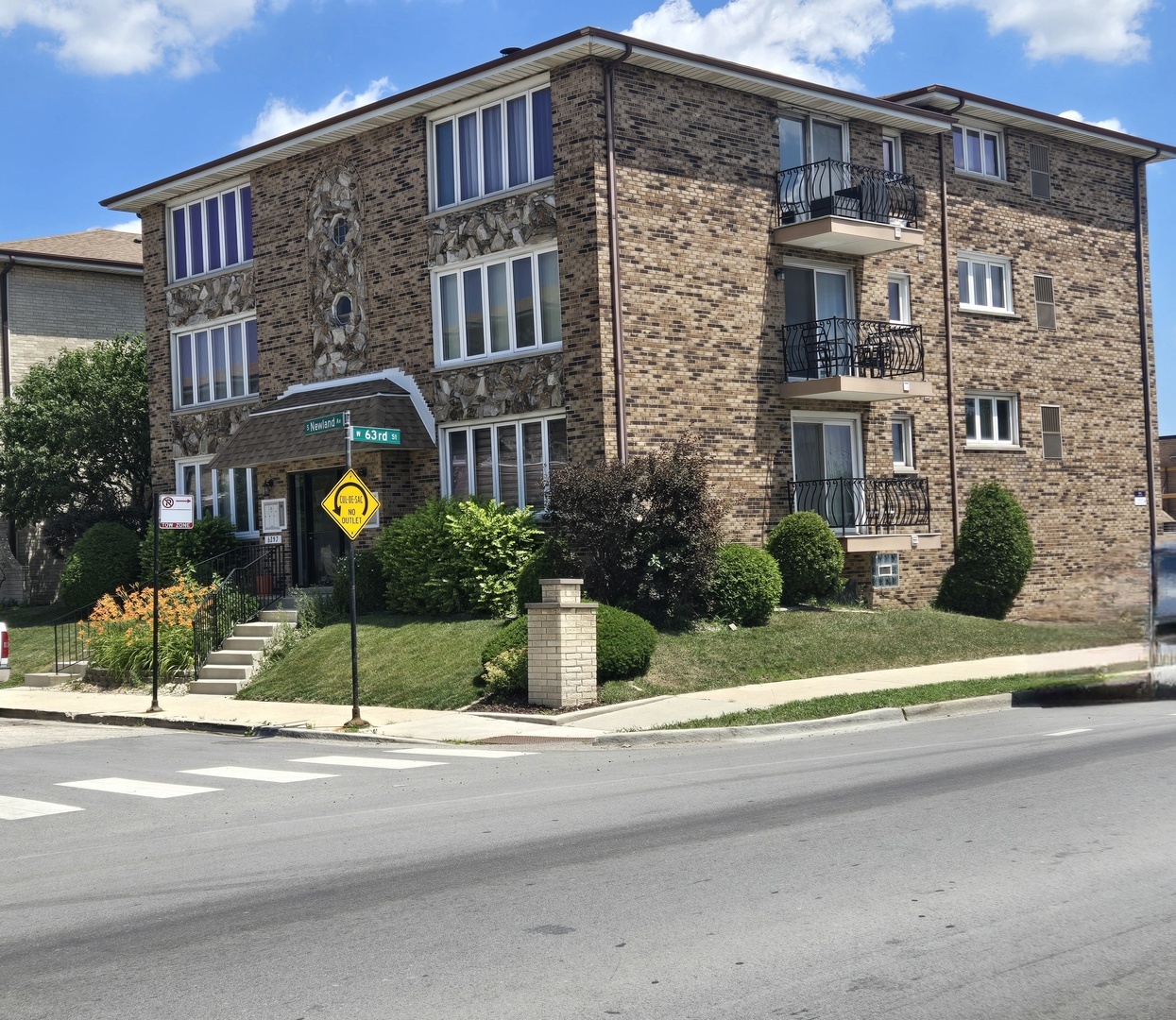 Property Photo:  6257 S Newland Avenue 3S  IL 60638 