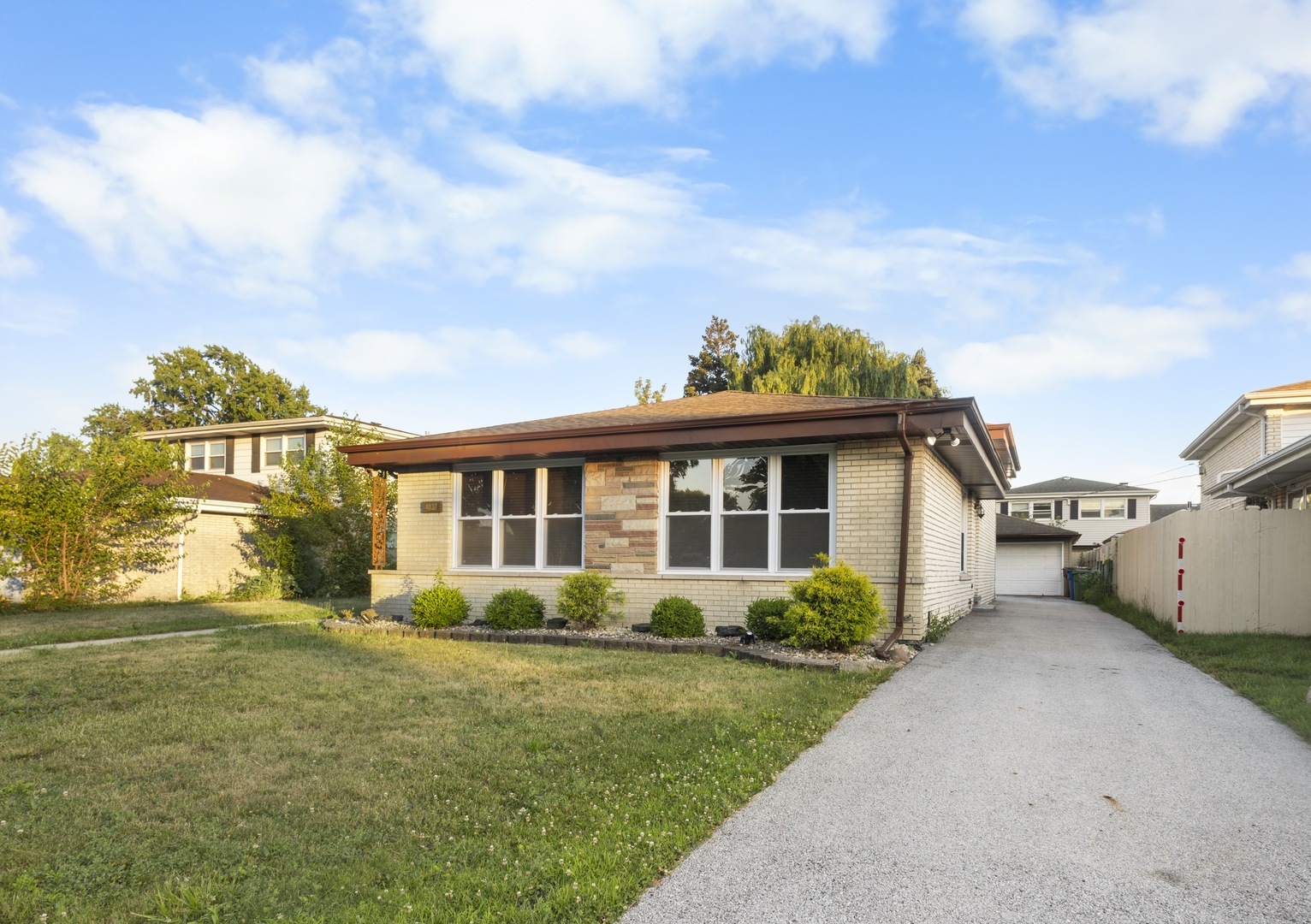 4837 W 107th Street  Oak Lawn IL 60453 photo