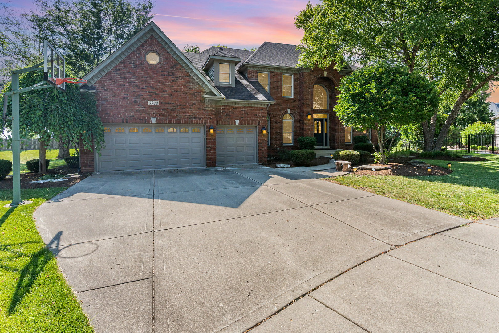 Property Photo: 3919 Callander Court IL 60564