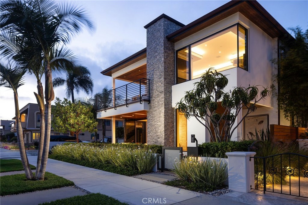 Property Photo: 501 Ocean Avenue CA 90740