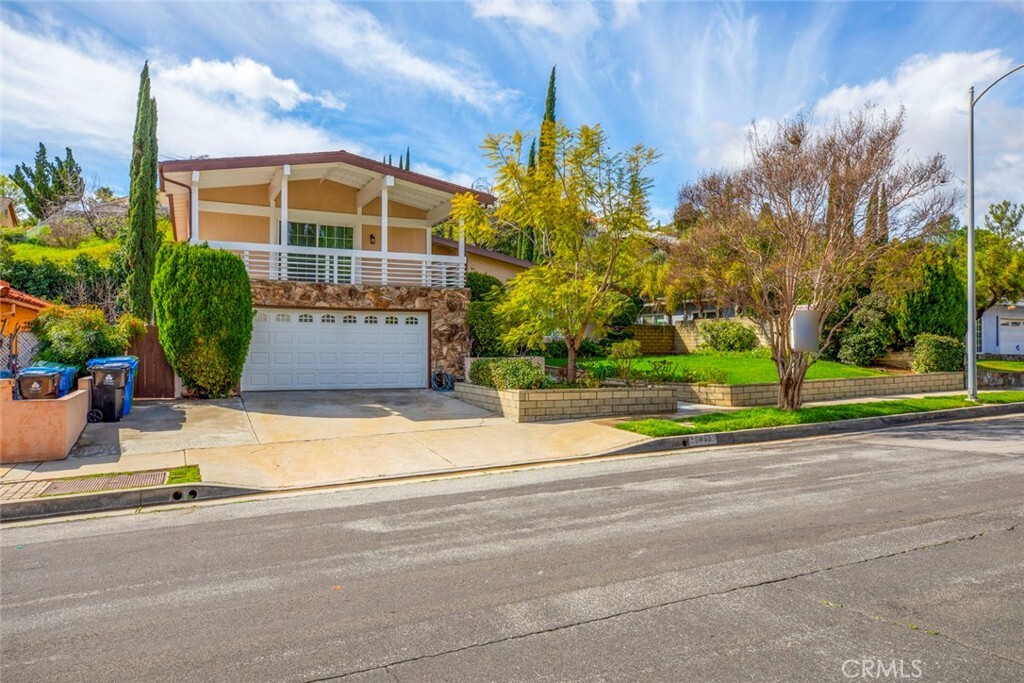 Property Photo: 12457 Bradford Place CA 91344