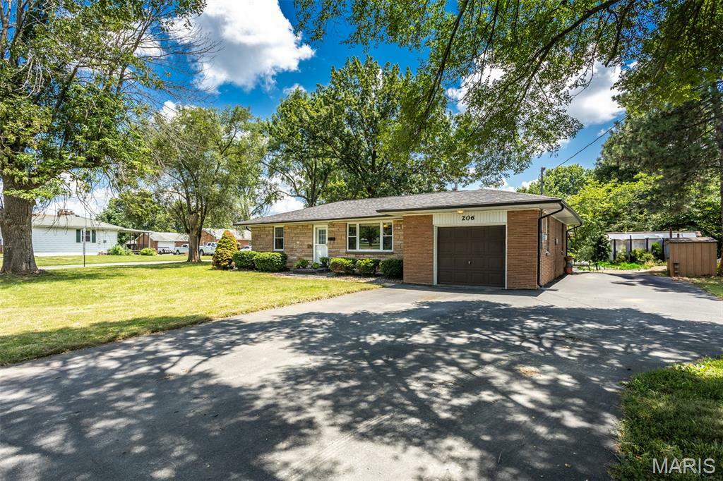 Property Photo: 206 W Bethalto Boulevard W IL 62010