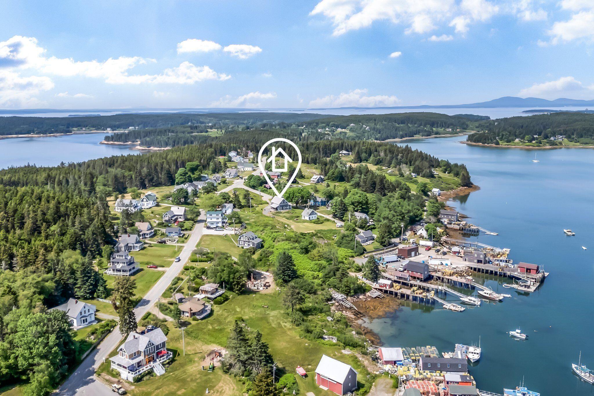 Property Photo: 11 Steamboat Hill Road ME 04685