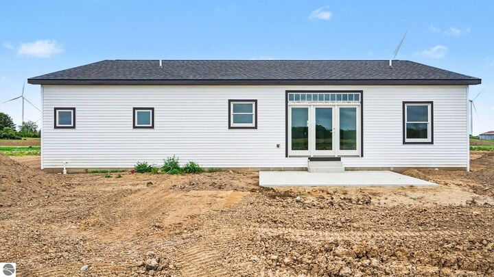 Property Photo: 881 N Winn Road MI 48858