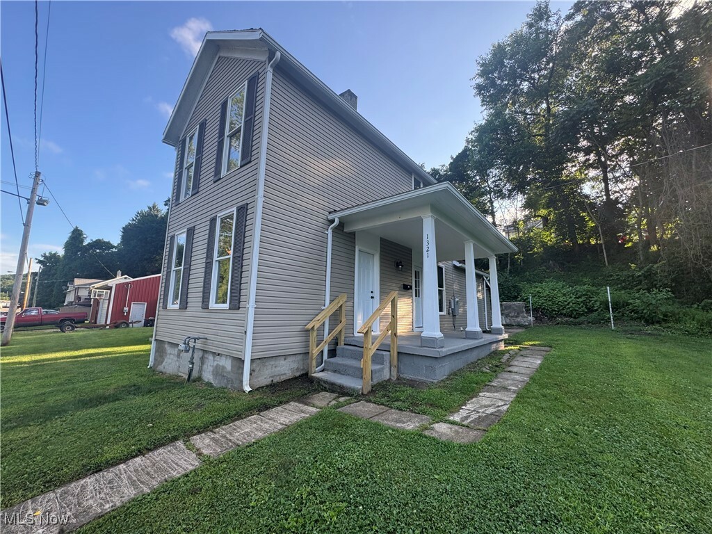 1321 Woodlawn Avenue  Zanesville OH 43701 photo