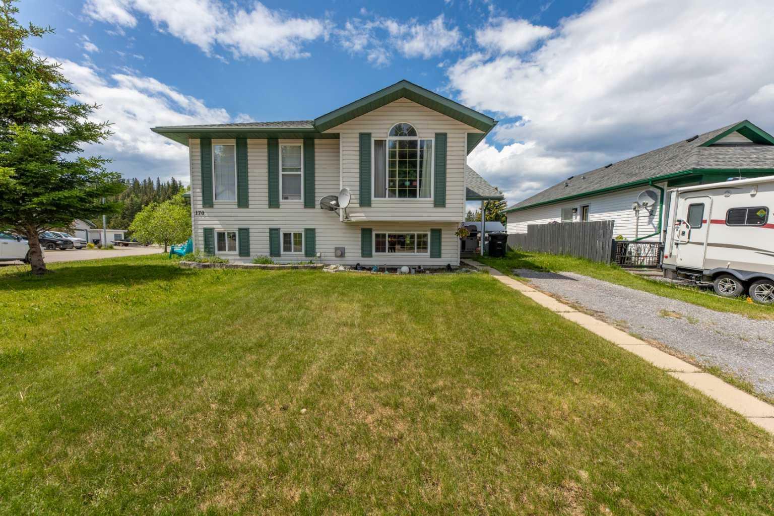 Property Photo:  168 Sitar Crescent  AB T7V 1S7 