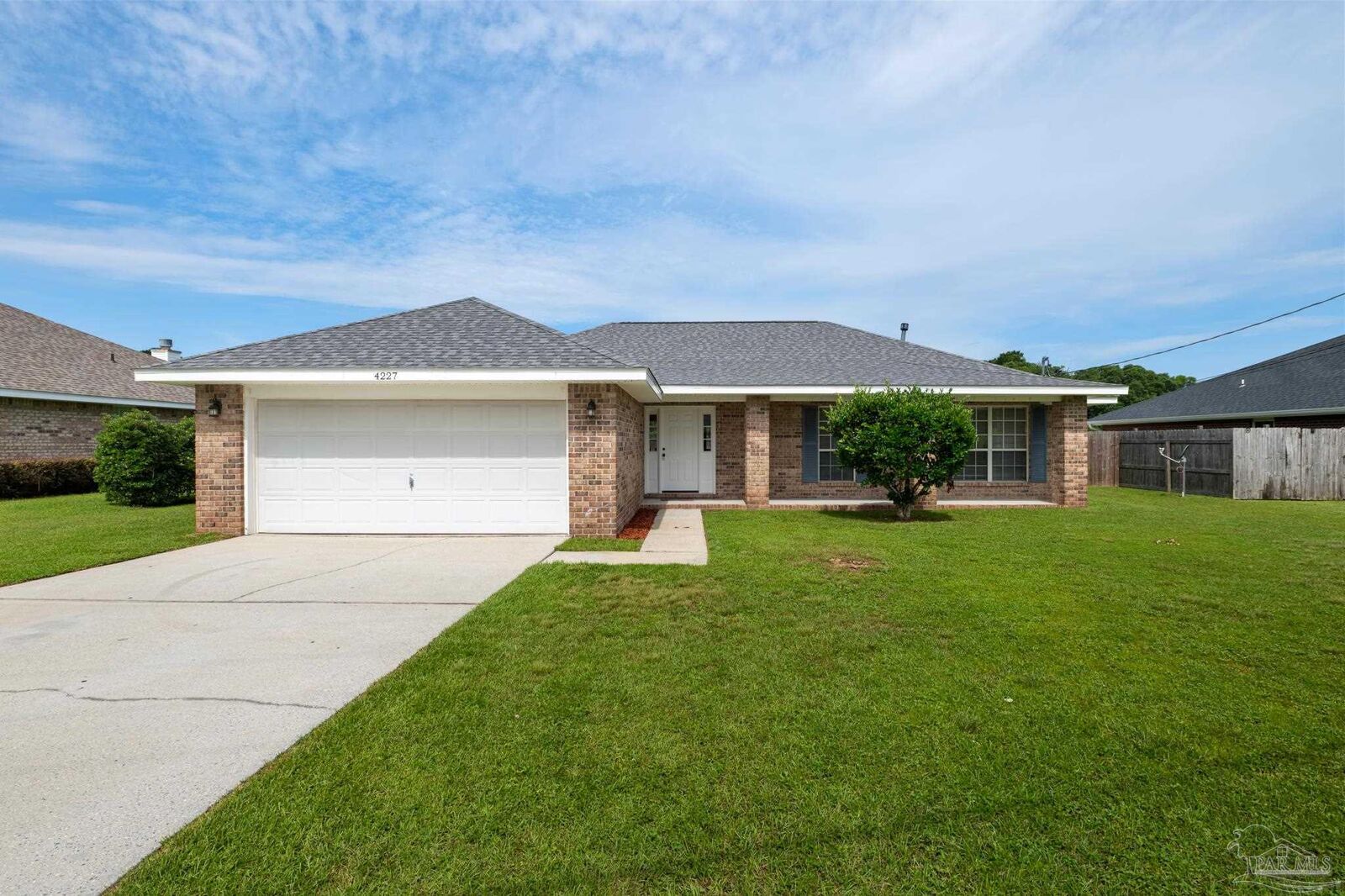 Property Photo: 4227 Frasier Ln FL 32571