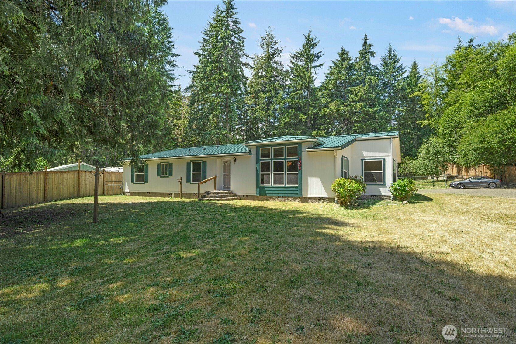 Property Photo: 1402 Sitterly Place E WA 98366