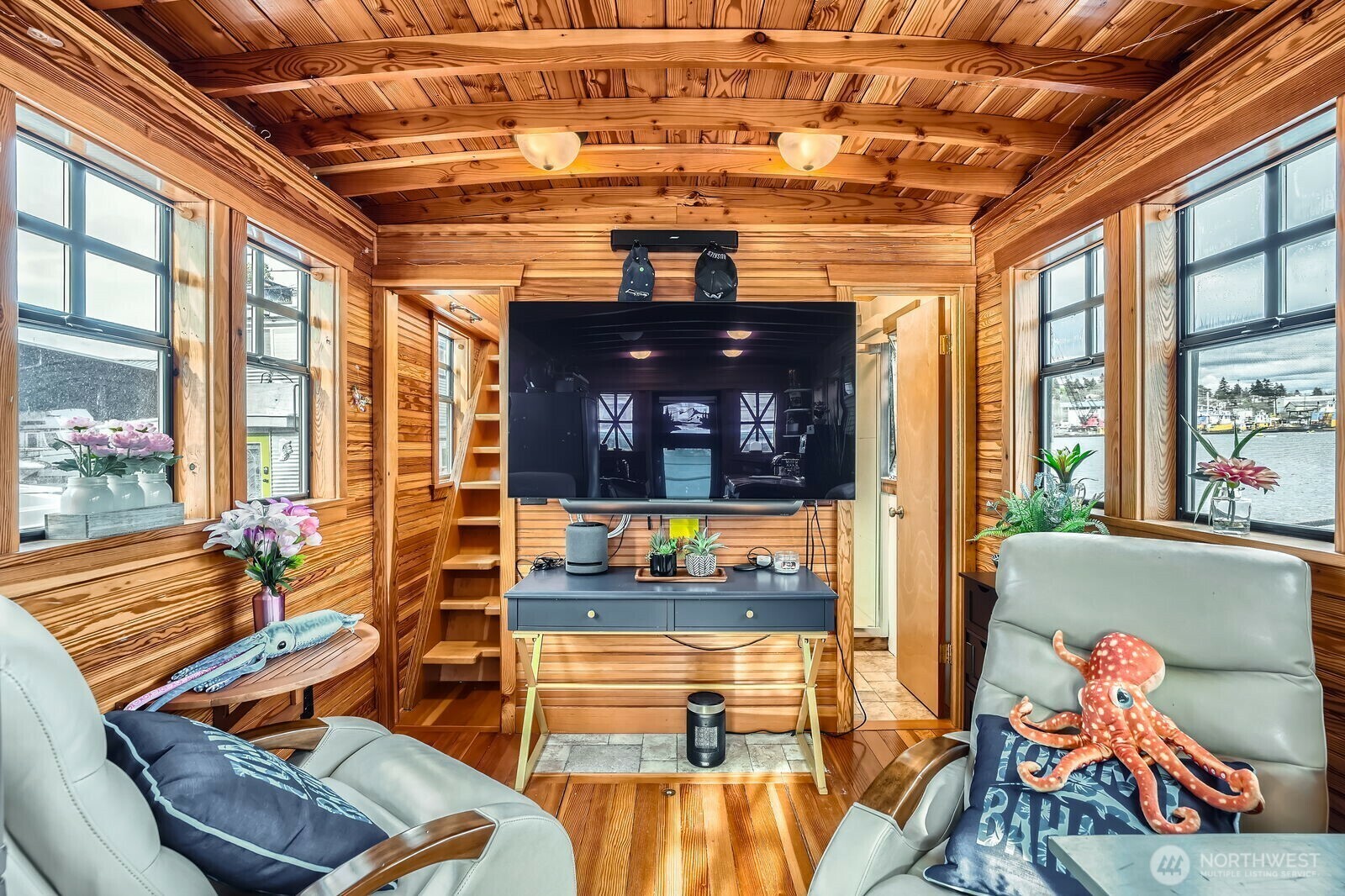 Property Photo:  1080 W Ewing Street E-2  WA 98119 