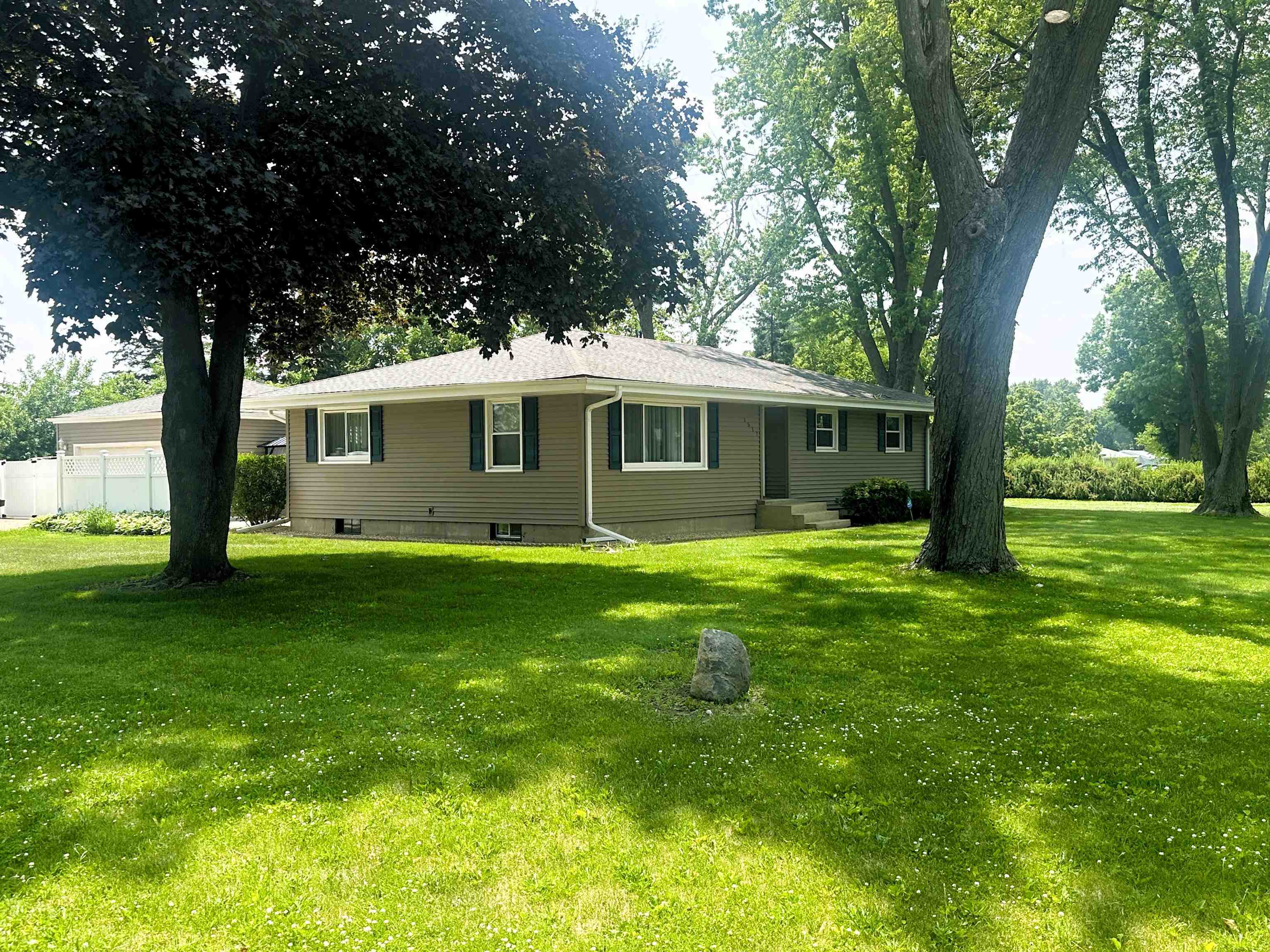 Property Photo: 1517 Juniper Lane IL 61115