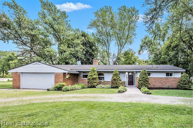 124 Belhaven Drive  Troy MI 48085 photo