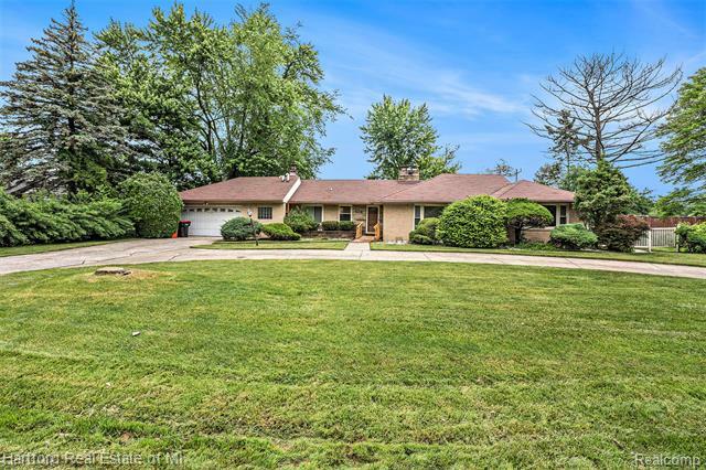 19100 Coral Gables Street  Southfield MI 48076 photo