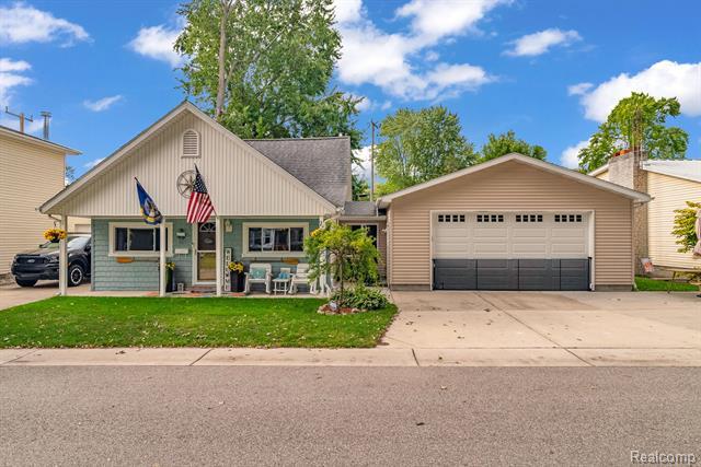 Property Photo:  3017 Elmwood Drive  MI 48059 