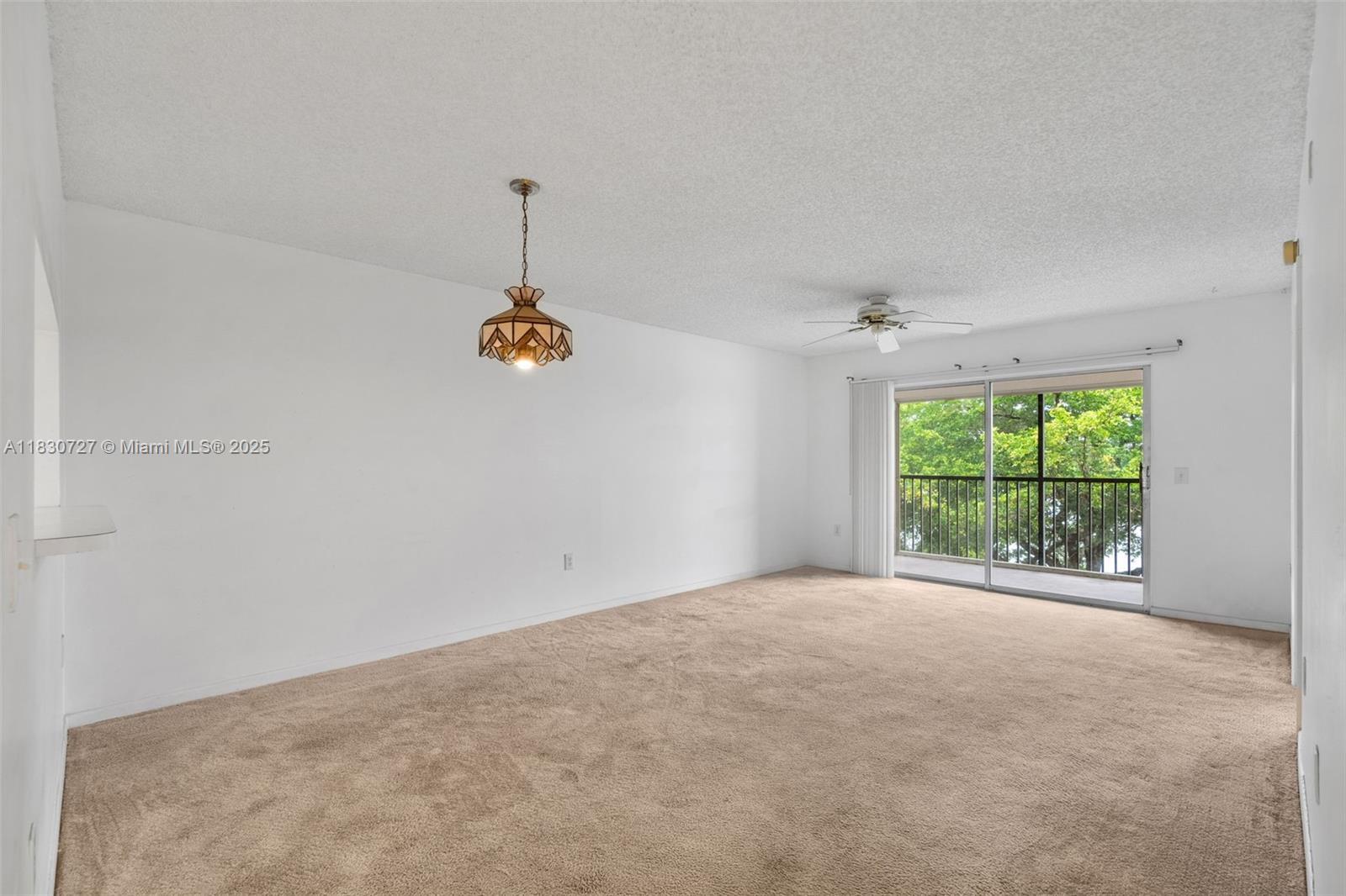 Property Photo: 13701 SW 12th St 405A FL 33027